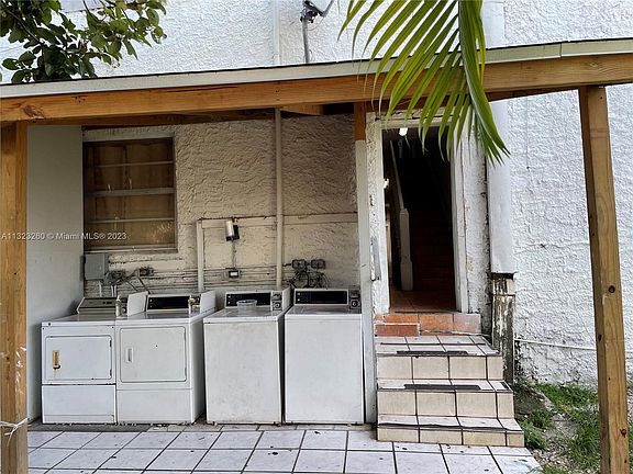 3rd image of 544 NW 23rd Ct