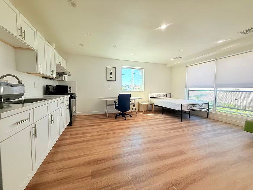 1st image of 3027 1/2 Walton Ave #2