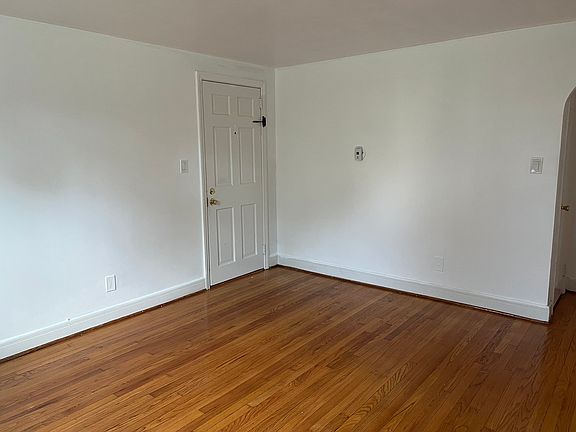 3rd image of 16 Ryckman Ave Unit 6