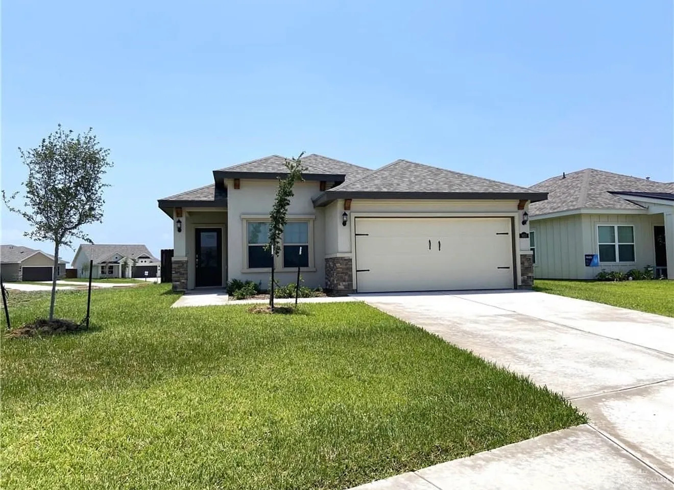 3 bed, 1398 sqft, $1,950 — Photo 1
