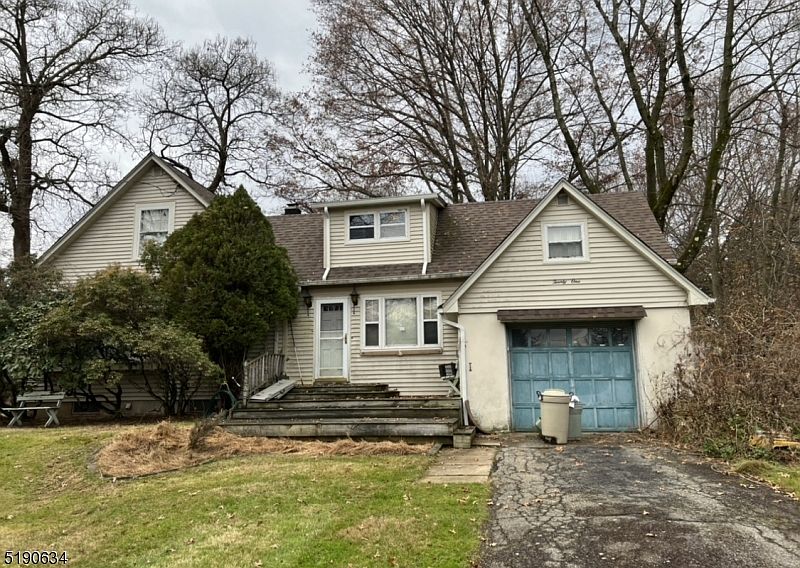 2nd image of 21 Hilltop Rd