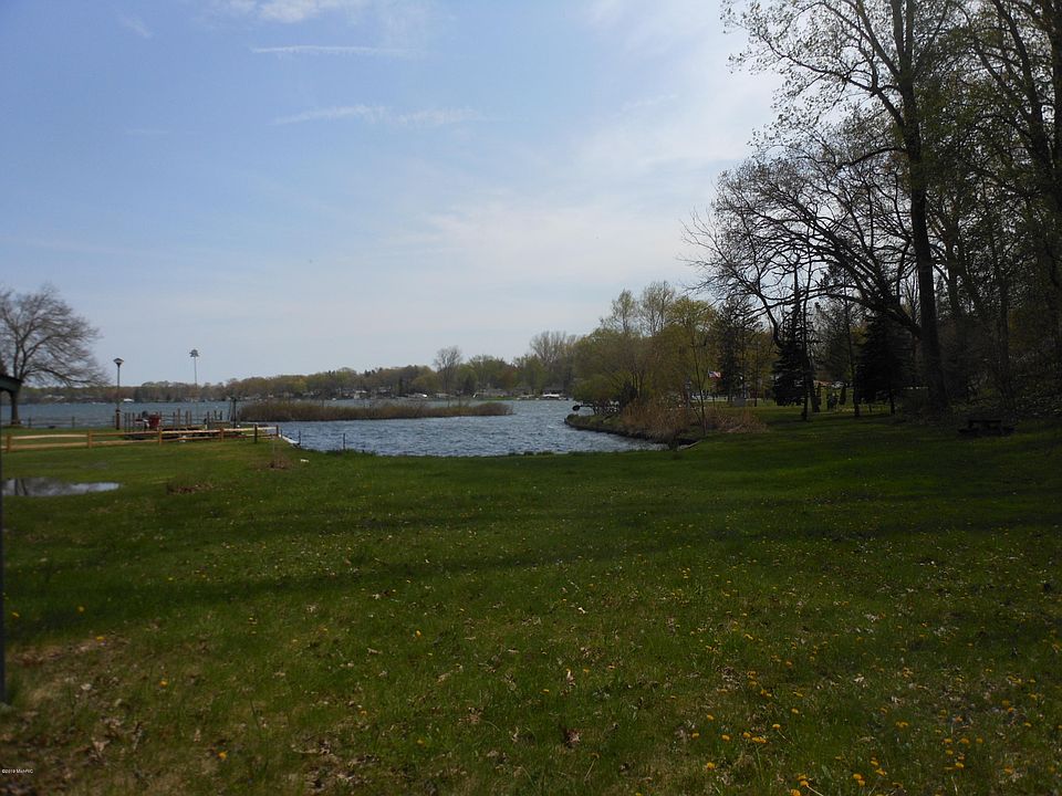 1st image of Moody Dr