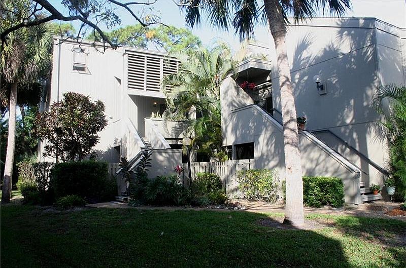 1st image of 204 Woodland Dr #204