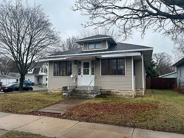 1334 Jackson St, La Crosse, WI 54601