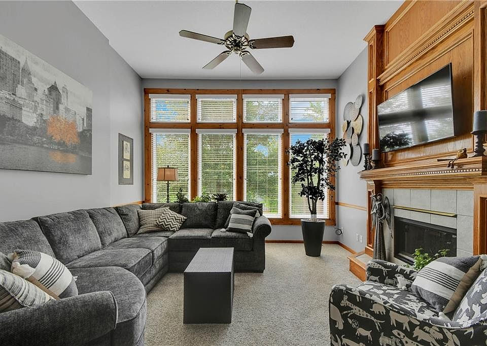 1st image of 829 Plum Rose Dr