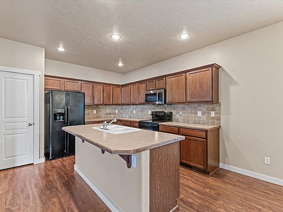 3rd image of 115 W Lava Falls Dr