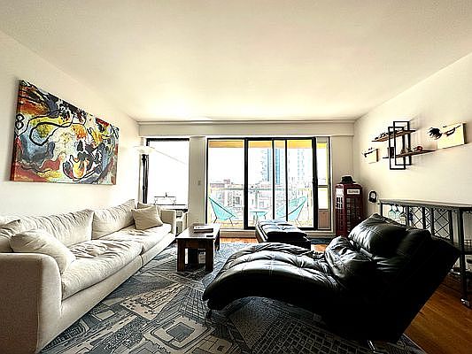 3rd image of 2217 Caton Ave APT 8C