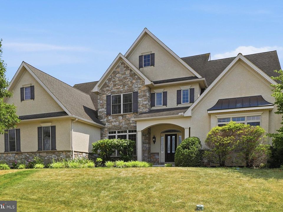 1st image of 340 Royal Hunt Way