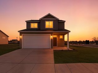 1202 Topaz Ave, Grandview, WA 98930