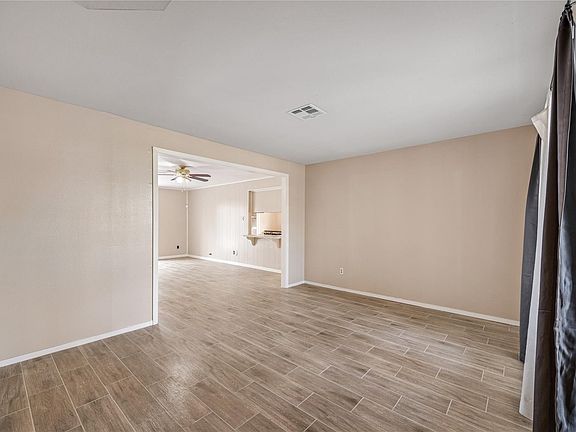 4th image of 70 Annette Ln