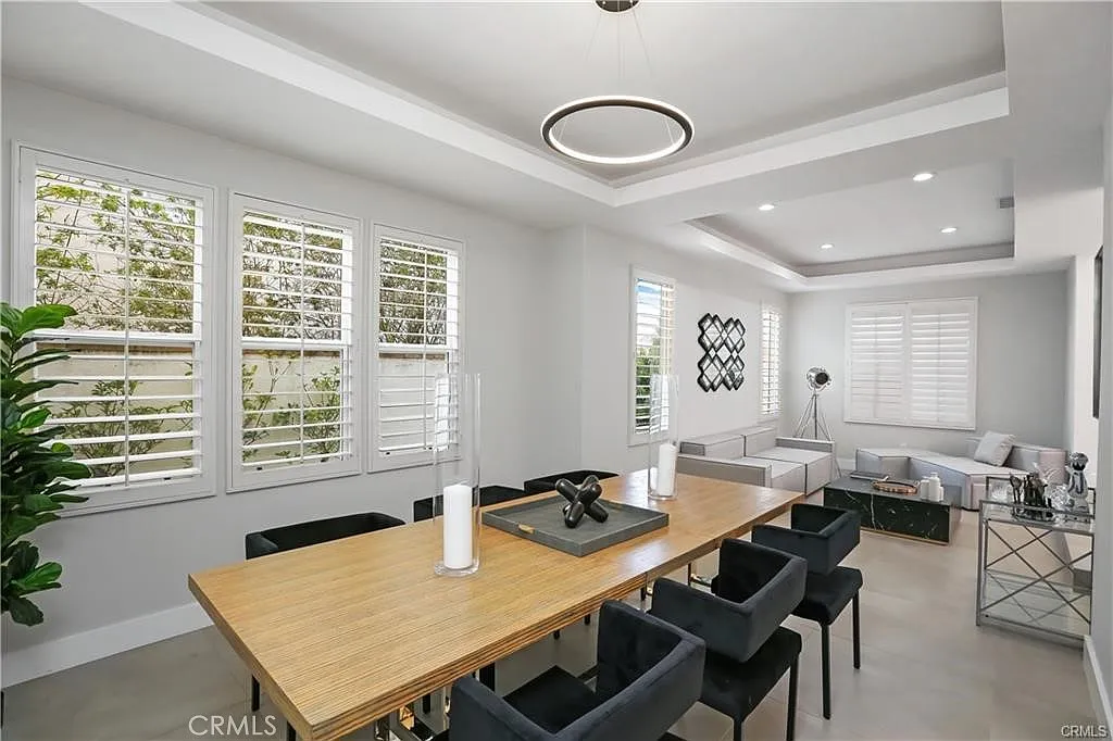 6 bed, 4300 sqft, $11,500 — Photo 4