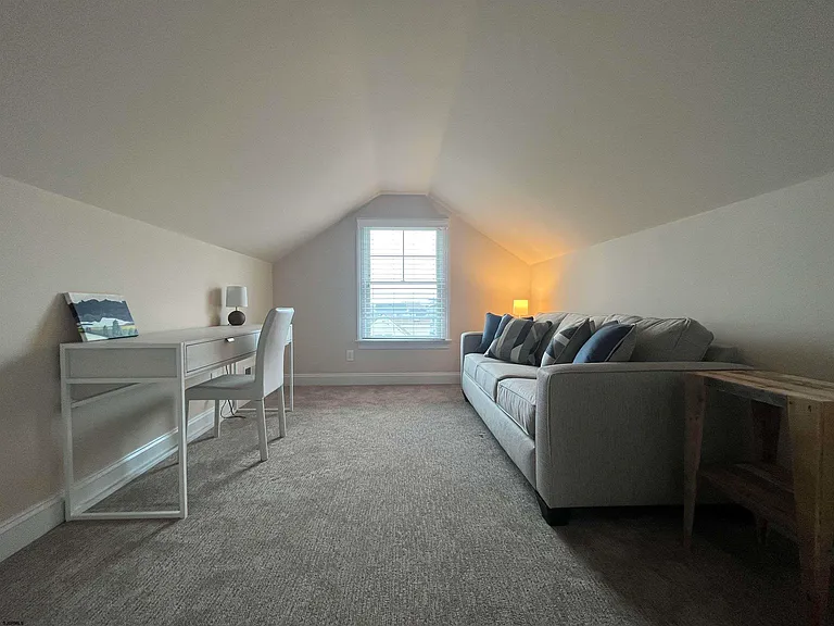 107 N Douglas Ave — Photo 31