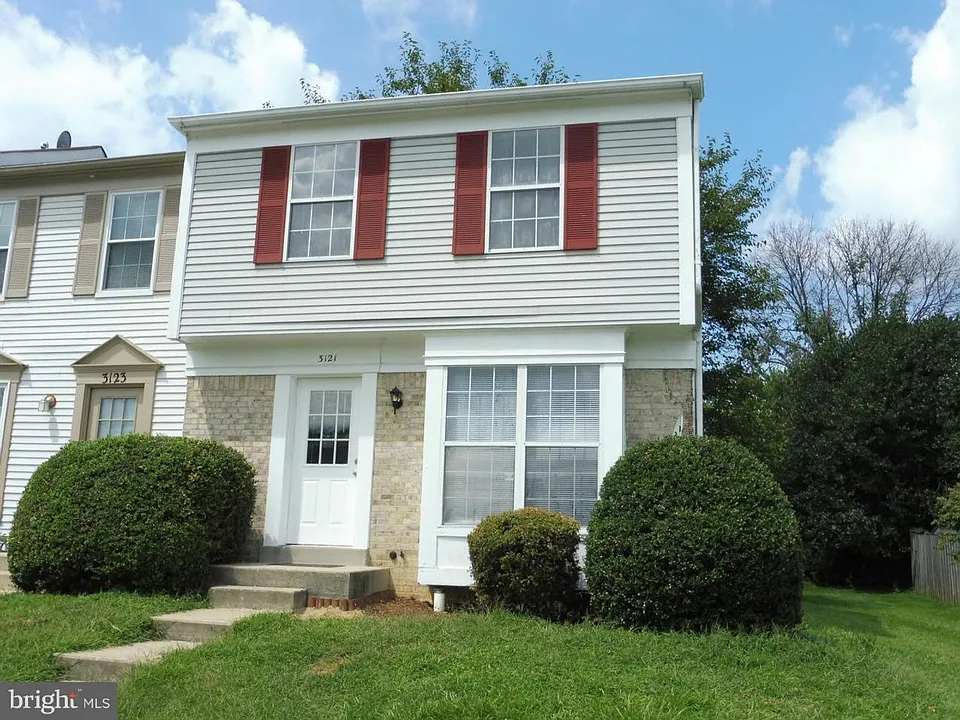 3121 Benton Square Dr