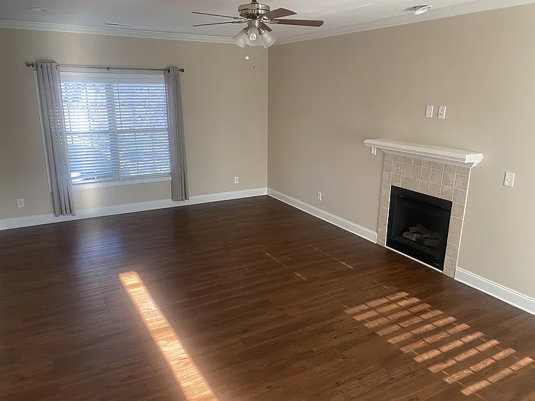 1120 Maples Glen Ln — Photo 6