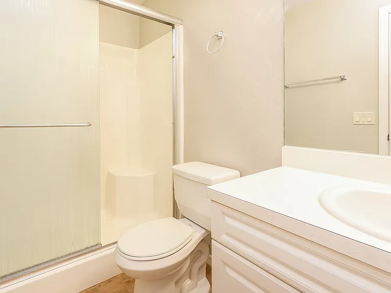 1413 SW 11th Pl — Photo 13