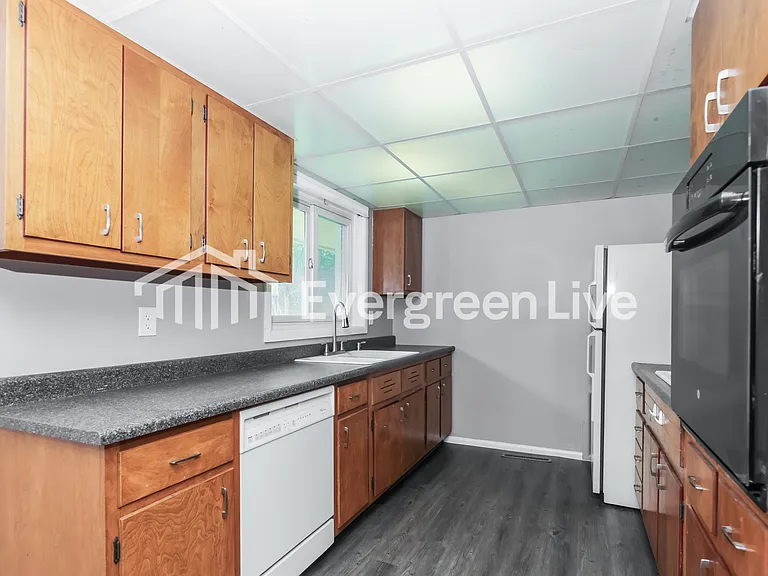 341 Stubbs Dr — Photo 6