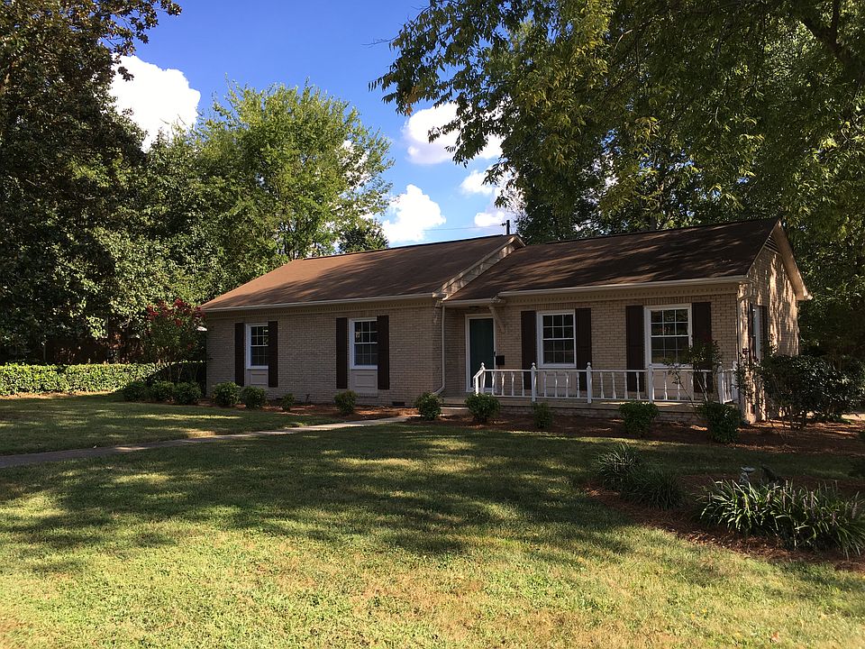 1st image of 3029 Robin Hood Dr