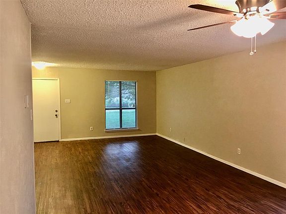 5th image of 1722 Delaford Pl