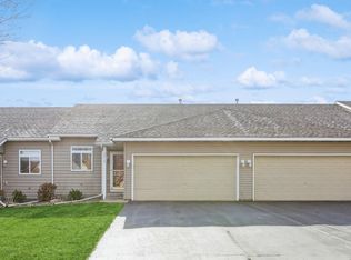 4212 Jarmann Ln, Shakopee, MN 55379