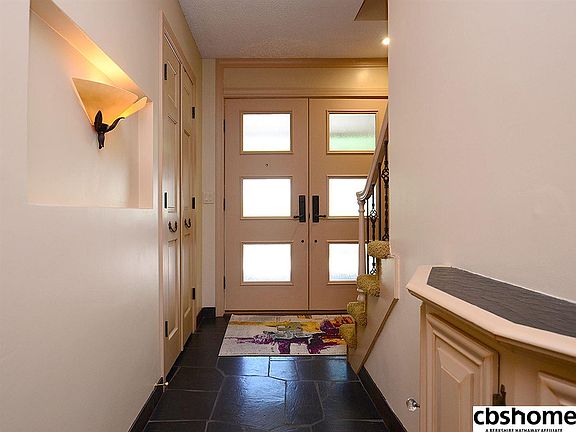 3rd image of 1025 N 145th Cir