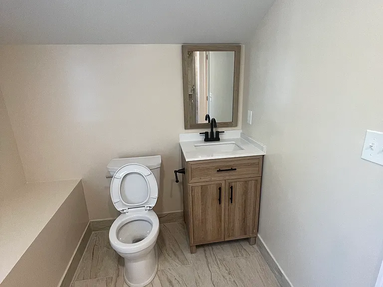 526 Chapel St #B — Photo 7