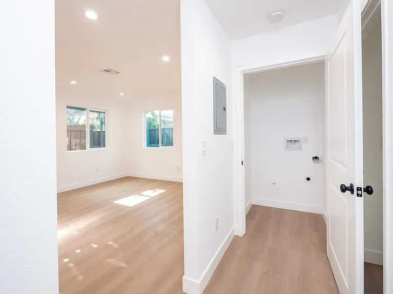 5739 S Saint Andrews Pl #5739 — Photo 4