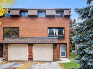 444 Stone Church Rd W #N1, Hamilton, ON L9B 1R1