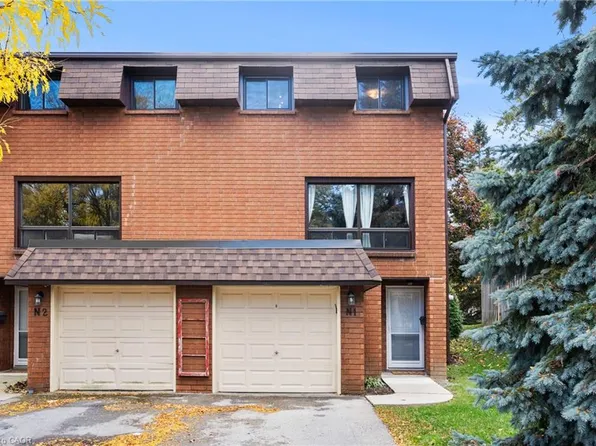 444 Stone Church Rd W #N1, Hamilton, ON L9B 1R1