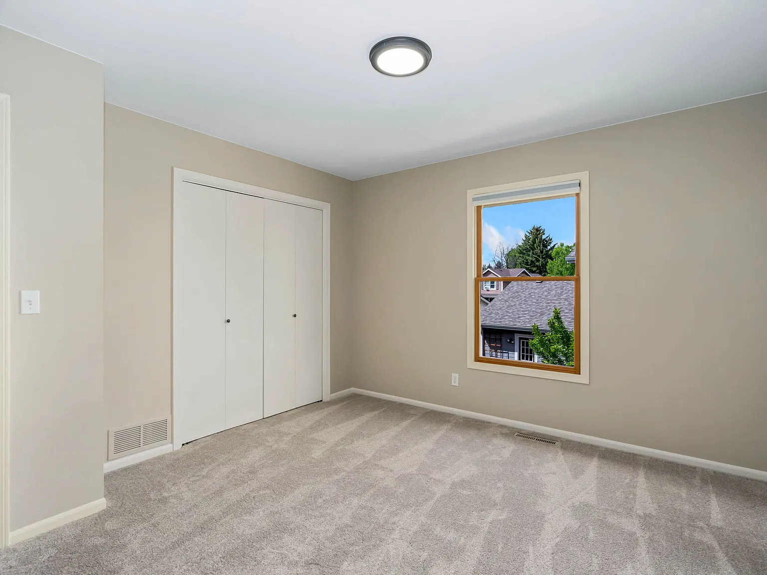 5 bed, 3348 sqft, $3,500 — Photo 3