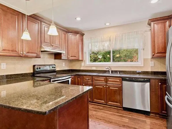 1 McFarlin Ct, Germantown, MD 20874