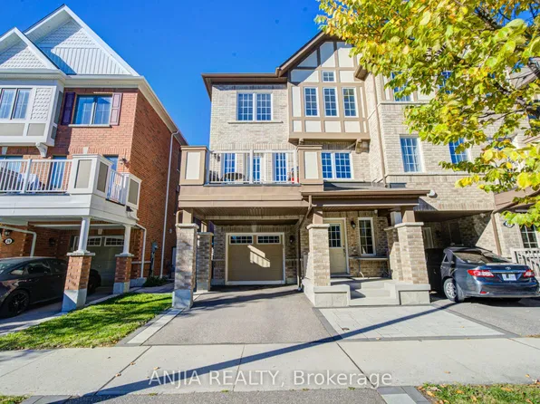 24 Goldeye St, Whitby, ON L1P 0E5