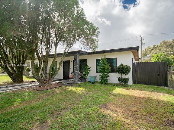 5th image of 16230 NW 21st Ave
