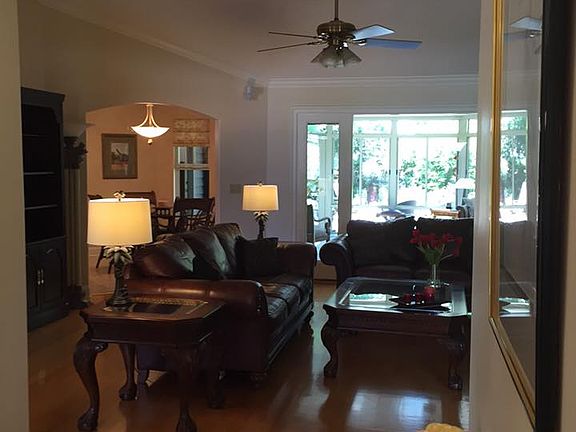 3rd image of 132 Summerfield Dr