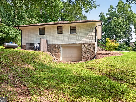 5th image of 1775 Jett Roberts Rd