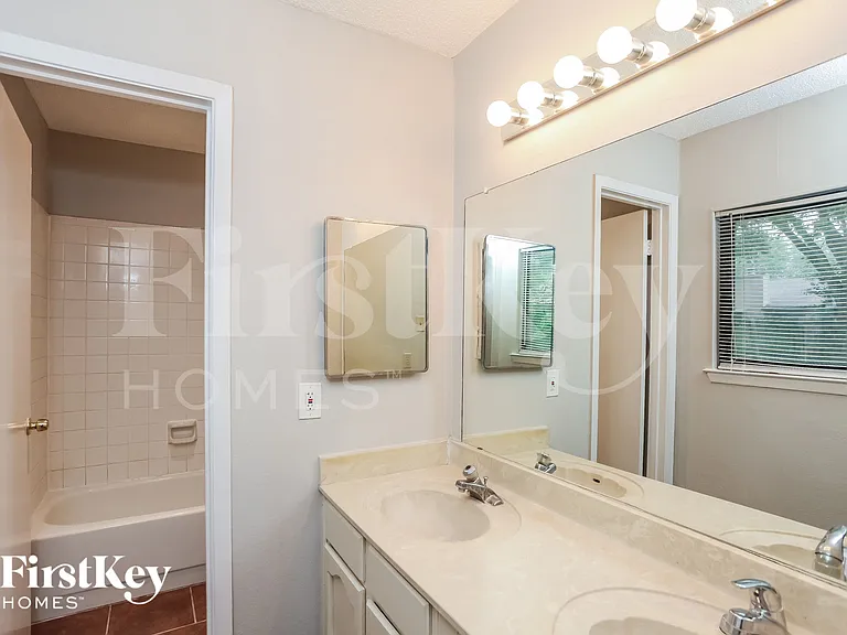 7527 Lincoln Village Dr — Photo 13