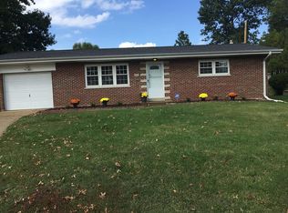 424 Earlsfield Ln, Saint Louis, MO 63125