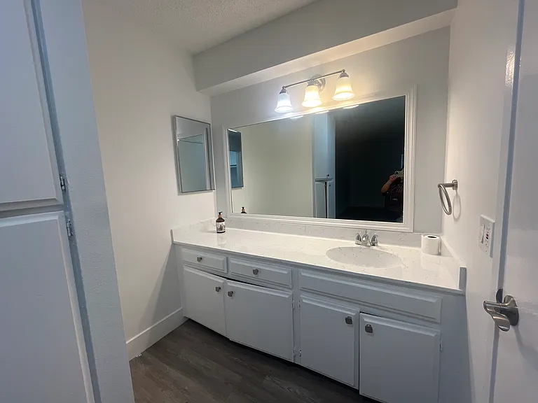 Park West Apartments — Photo 13