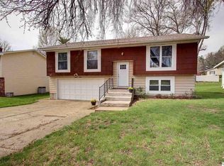 1420 S 30th St, Quincy, IL 62301
