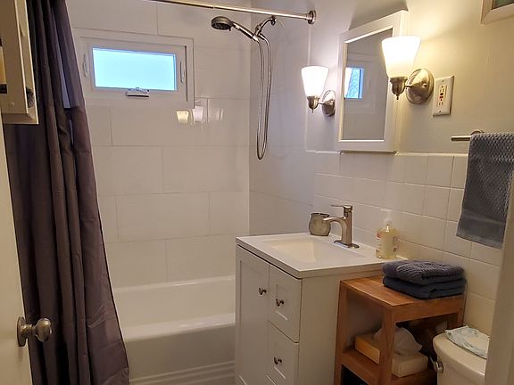 5th image of 1073 Pine St #2