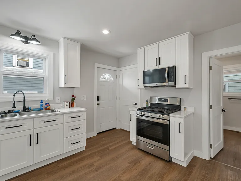 43 Franklin St — Photo 1