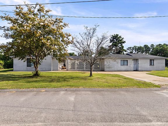 3rd image of 577 Rivers Cir