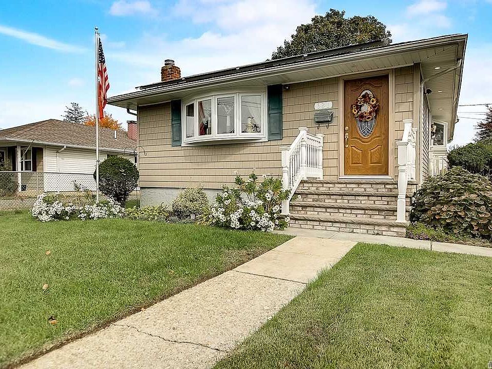1st image of 681 Deer Park Ave