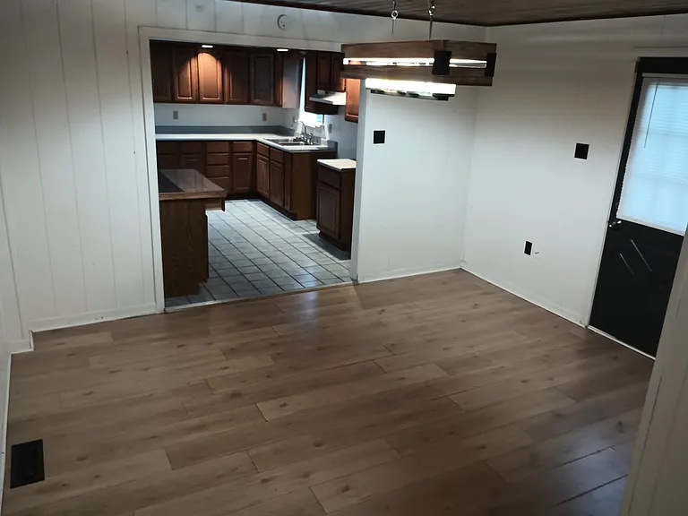 934 Virginia Ave — Photo 3