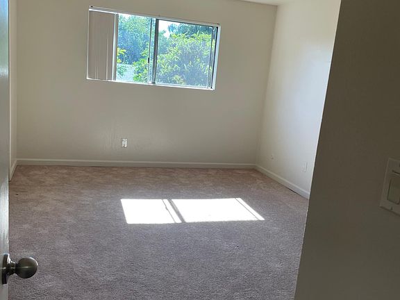 5th image of 425 Live Oak Ave #226