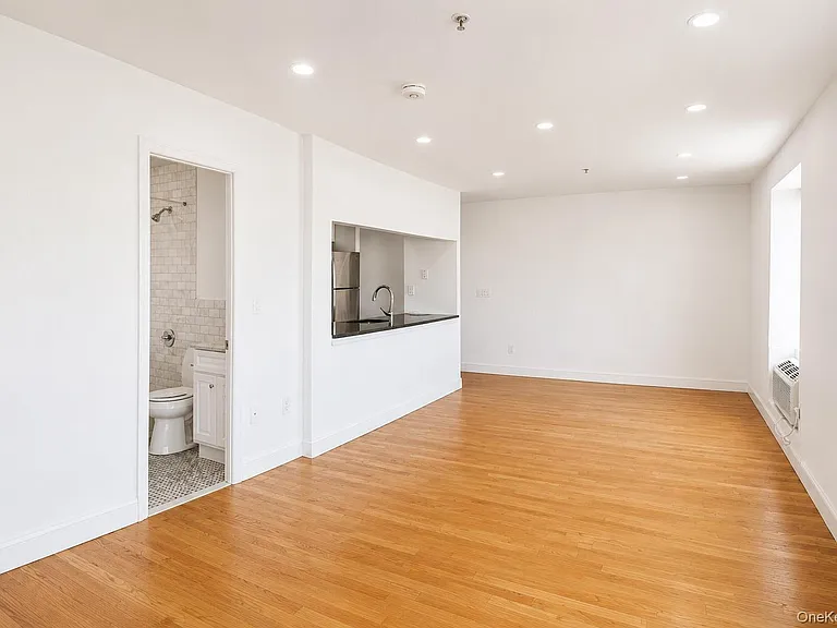 10 Franklin Blvd #205 — Photo 7