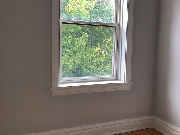 5th image of 3083 N Davlin Ct APT 1