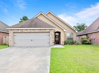 111 Milton Est S, Youngsville, LA 70592