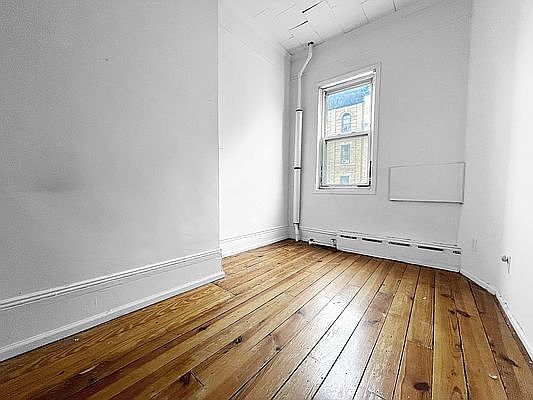 3rd image of 523 Graham Ave #2LL