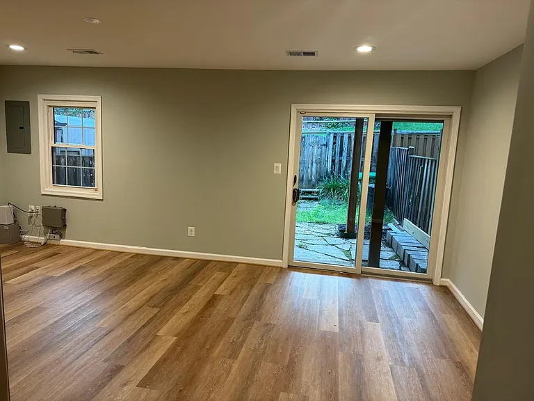 405 Amberfield Ln — Photo 4