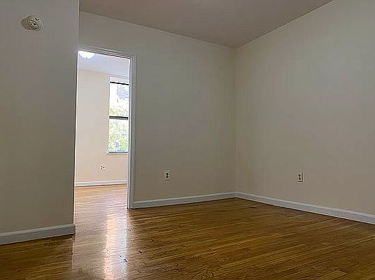 1st image of 640 E 14th St APT 6